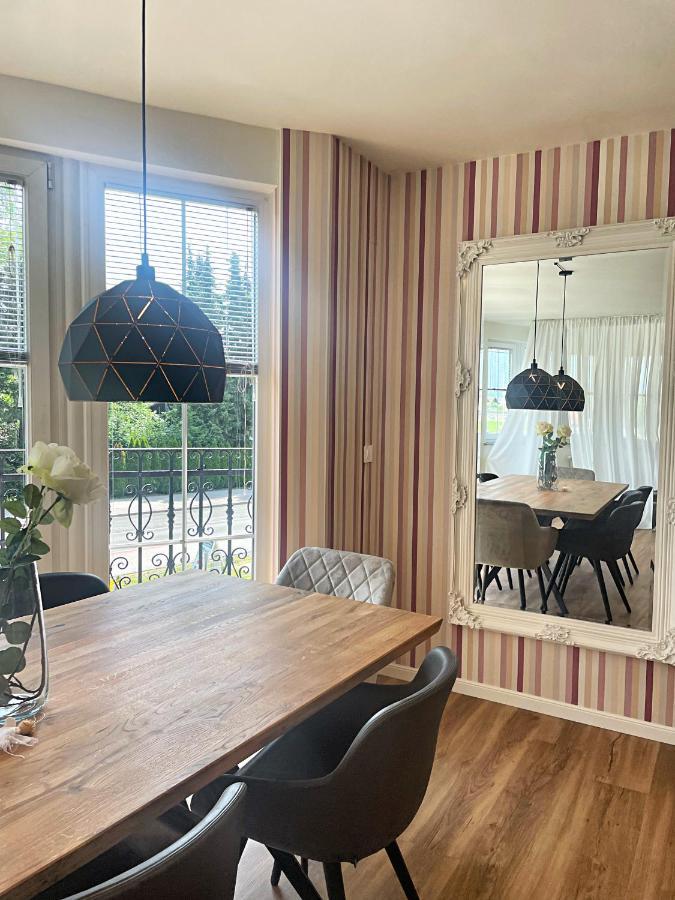 Vila Urbana Luxury Apartments Лешче Экстерьер фото