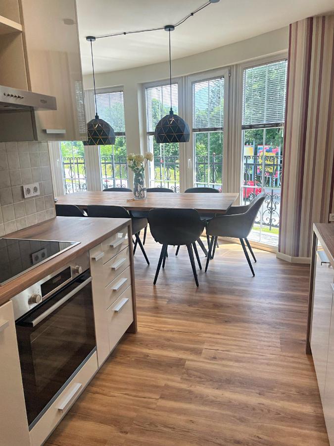 Vila Urbana Luxury Apartments Лешче Экстерьер фото