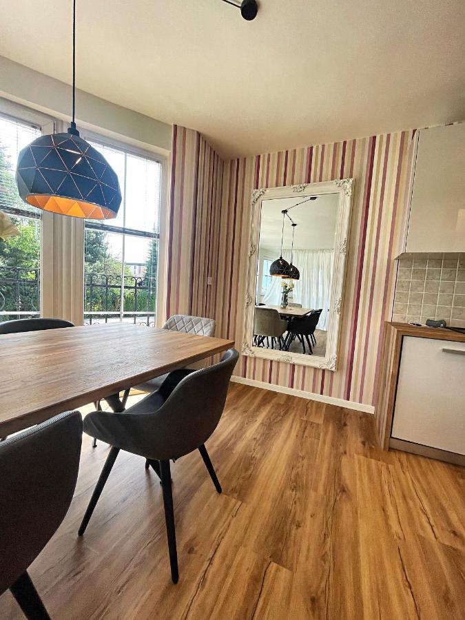 Vila Urbana Luxury Apartments Лешче Экстерьер фото
