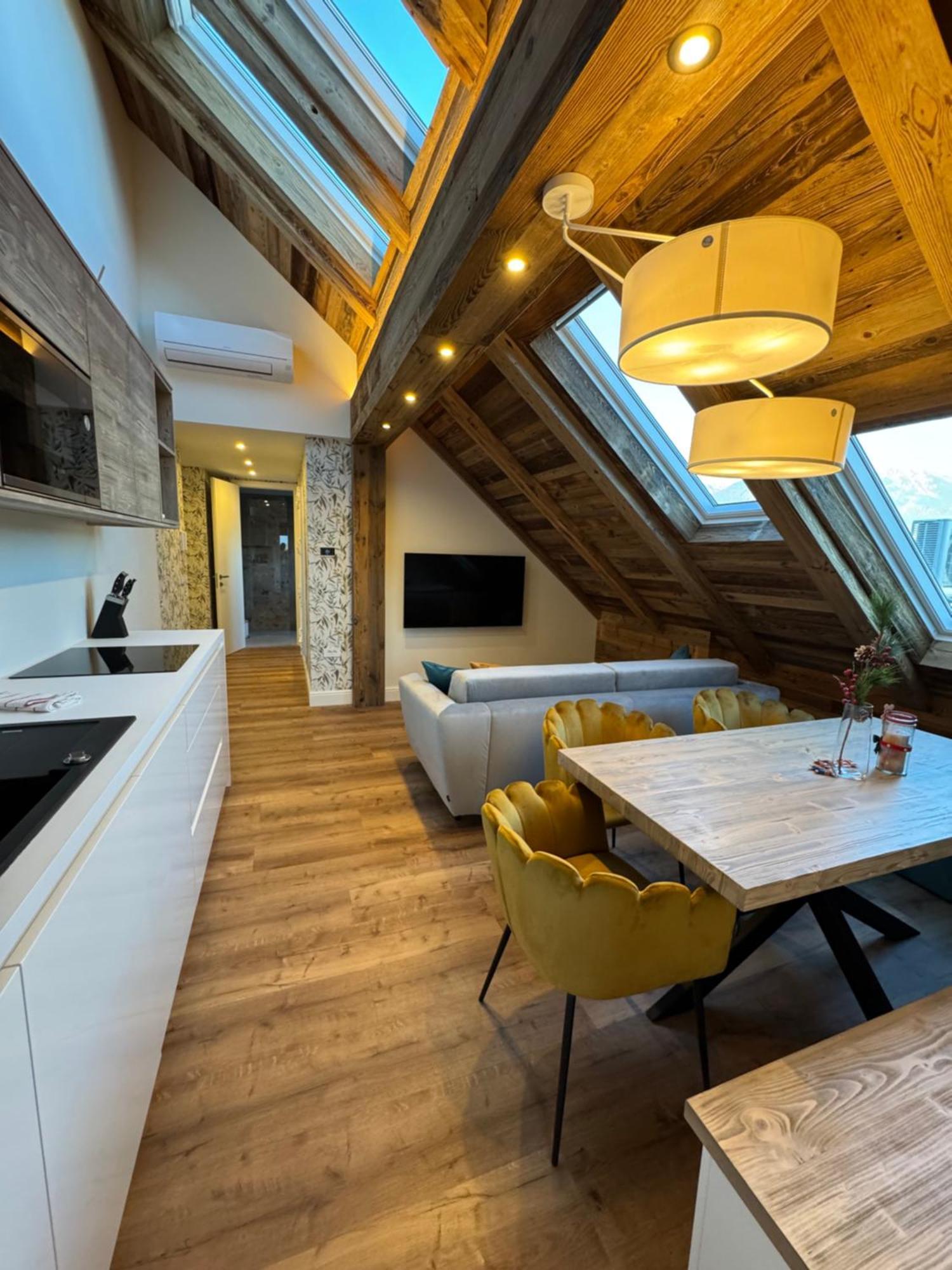 Vila Urbana Luxury Apartments Лешче Экстерьер фото