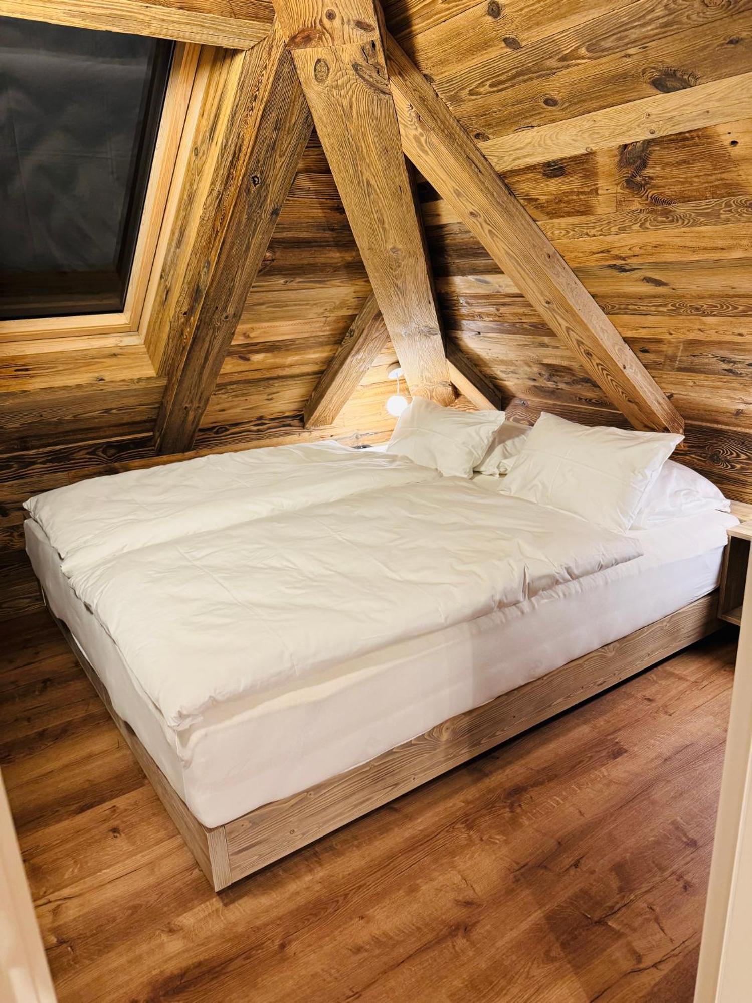 Vila Urbana Luxury Apartments Лешче Экстерьер фото