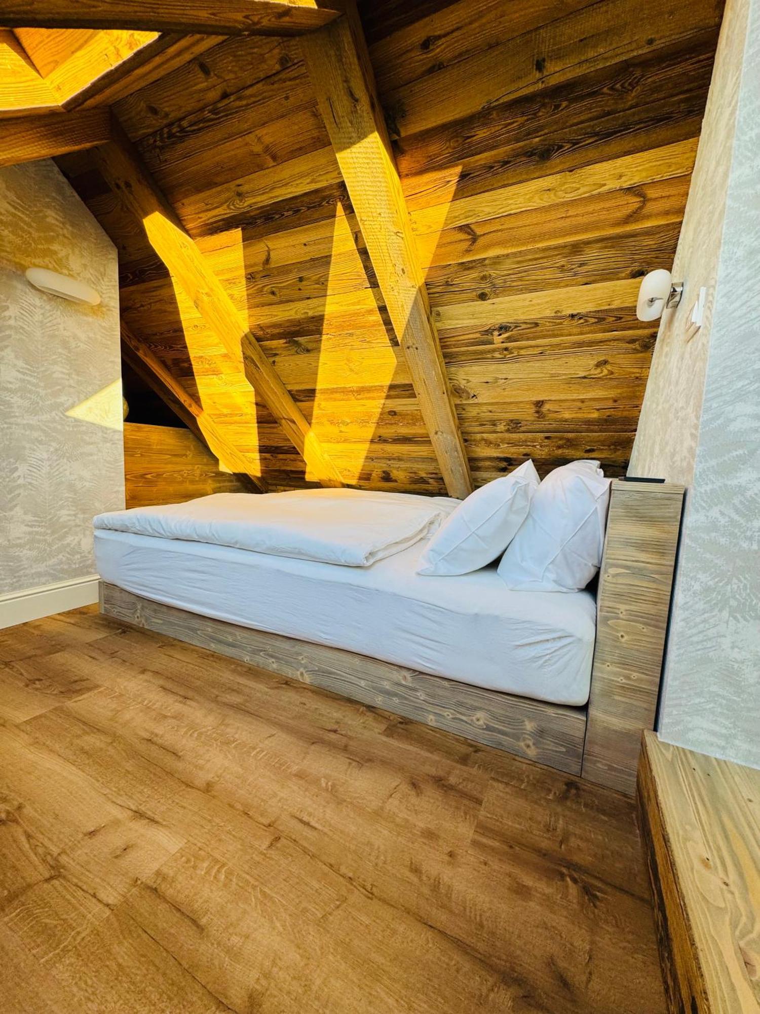 Vila Urbana Luxury Apartments Лешче Экстерьер фото