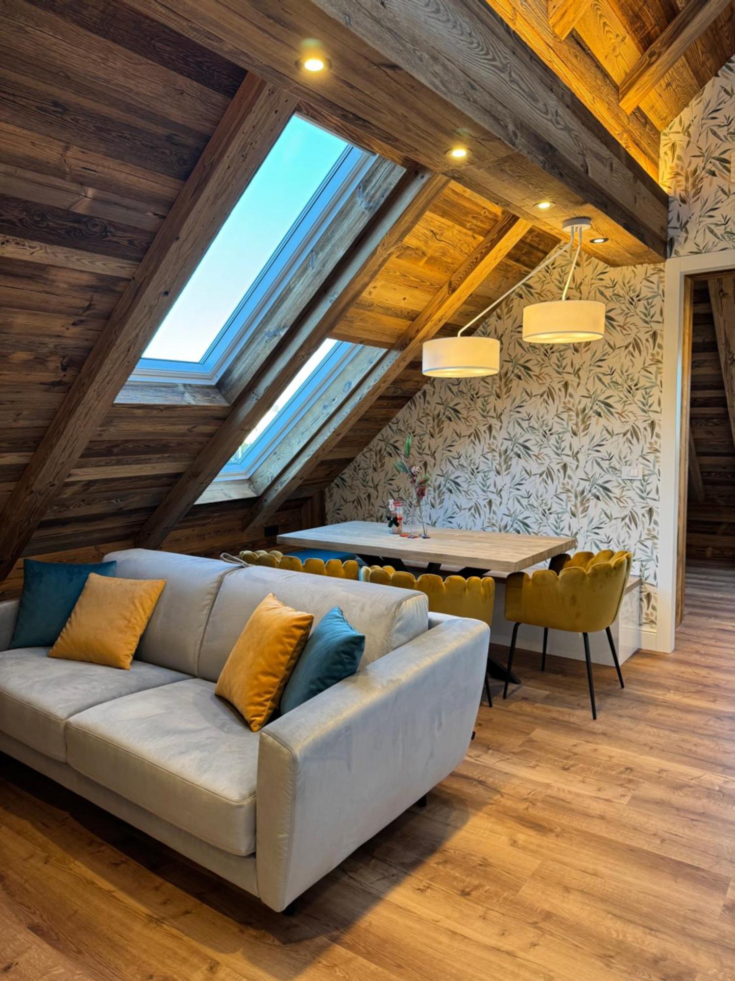 Vila Urbana Luxury Apartments Лешче Экстерьер фото