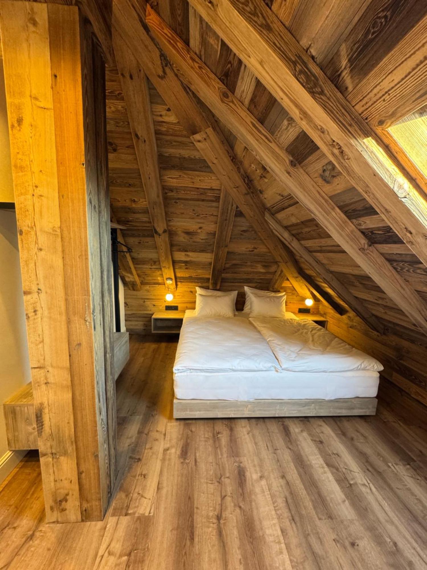 Vila Urbana Luxury Apartments Лешче Экстерьер фото