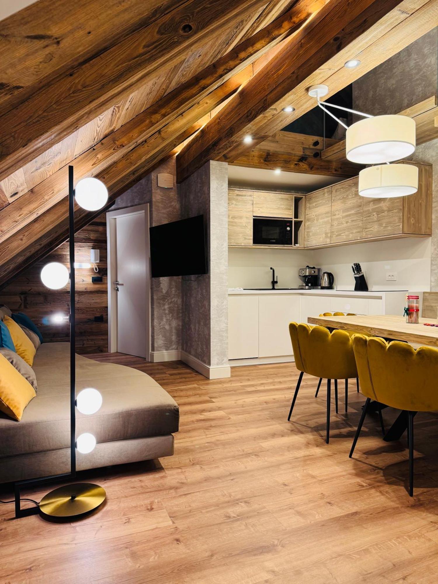 Vila Urbana Luxury Apartments Лешче Экстерьер фото