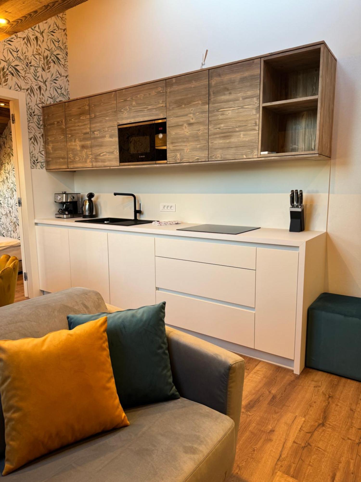 Vila Urbana Luxury Apartments Лешче Экстерьер фото