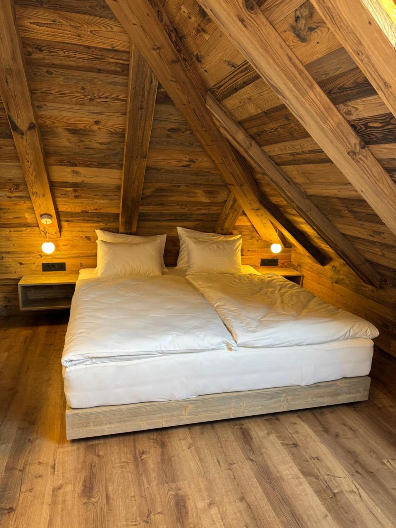 Vila Urbana Luxury Apartments Лешче Экстерьер фото