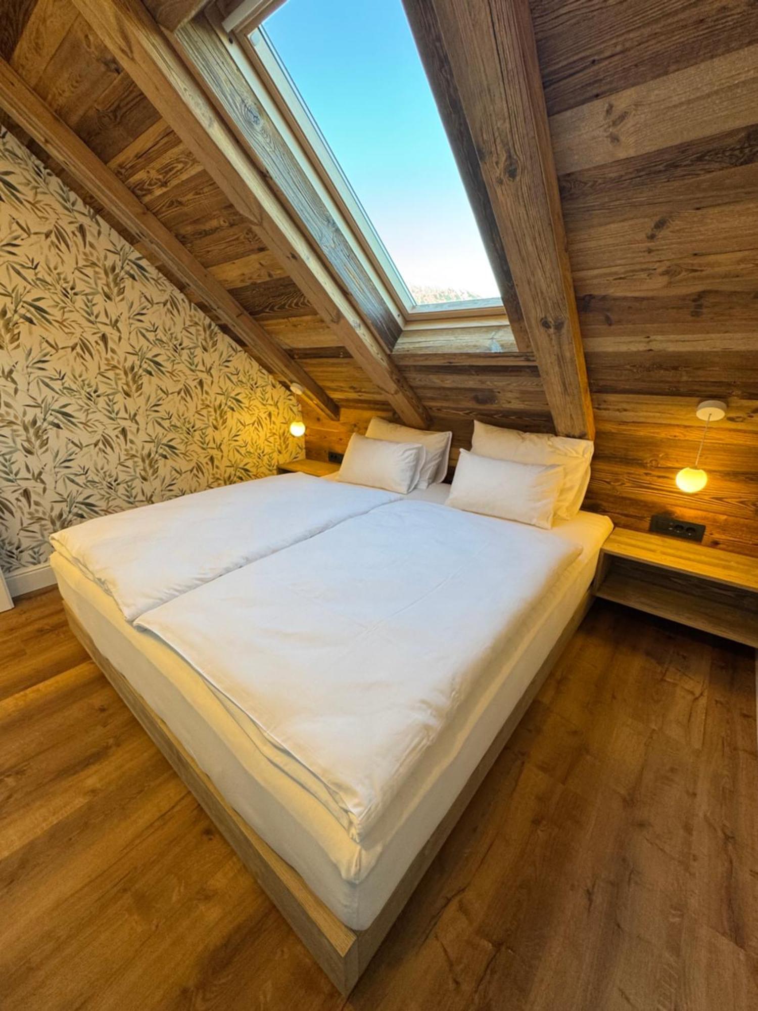 Vila Urbana Luxury Apartments Лешче Экстерьер фото